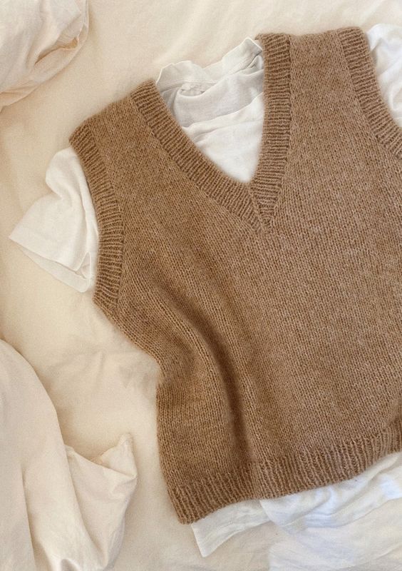 Stockholm Slipover V-neck - PetiteKnit
